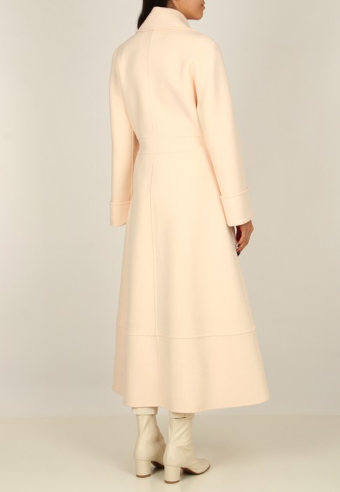 Товар оранжевого цвета с внутренней стороны