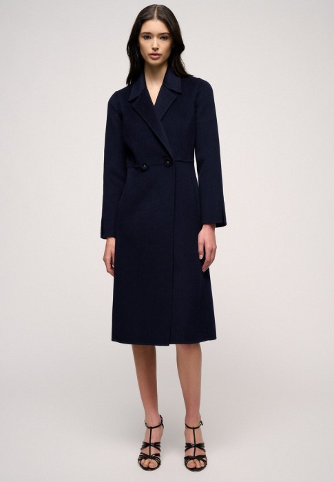 Товар синего цвета с внутренней стороны