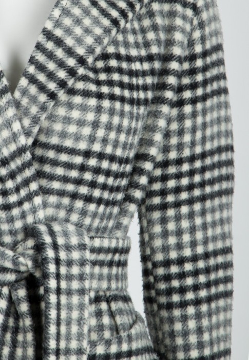 пальто  для взрослого возраста с изнаночной стороны