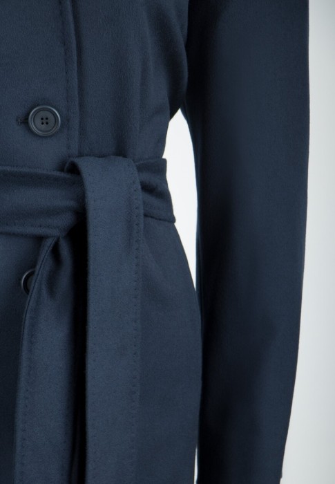 пальто  из проверенных материалов спереди