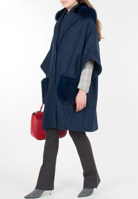 пальто  по цене 113300 руб вид справа