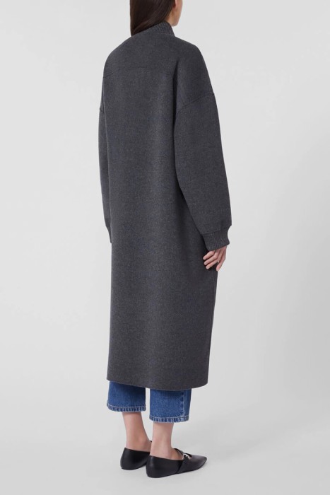 пальто  от бренда max mara вид слева