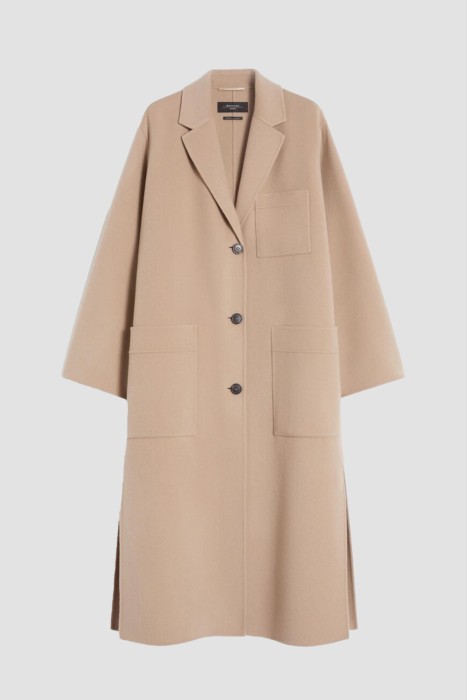 Товар бежевого цвета с внутренней стороны