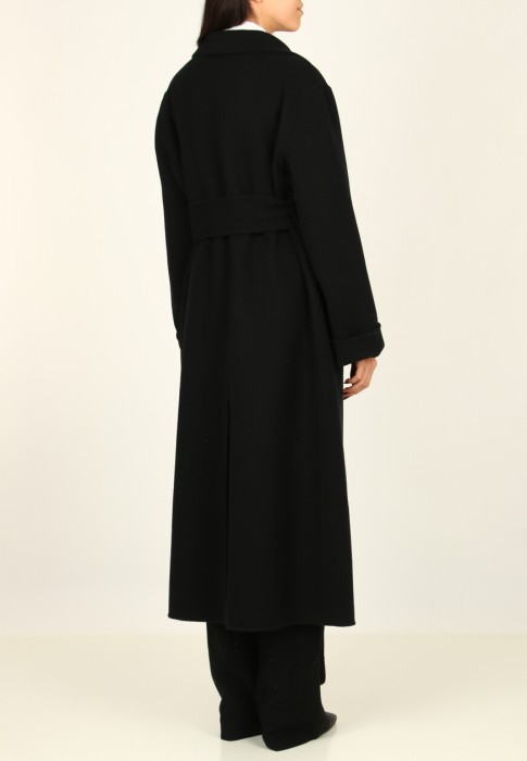 Товар черного цвета с внутренней стороны