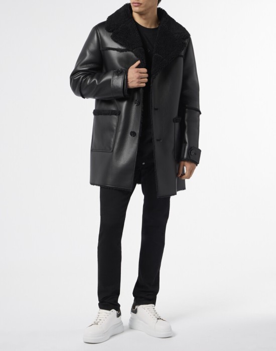 Товар черного цвета с внутренней стороны