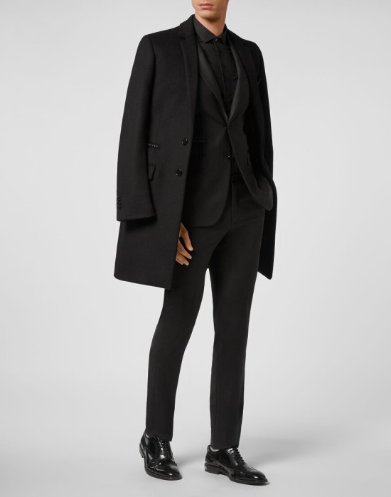 Товар черного цвета с внутренней стороны