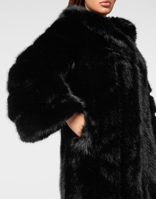 Товар черного цвета с внутренней стороны