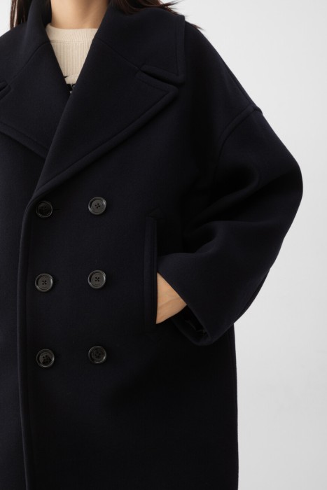 Товар синего цвета с внутренней стороны