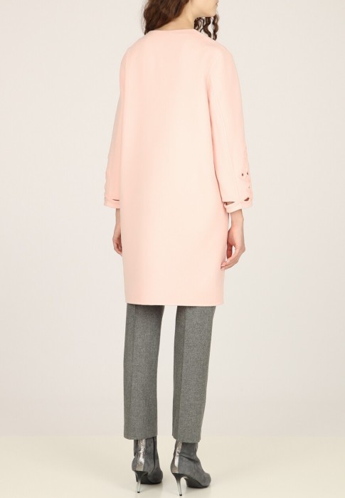 Товар розового цвета с внутренней стороны