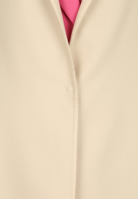 пальто  из проверенных материалов спереди