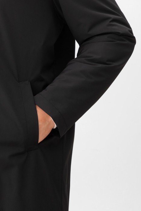 Товар черного цвета с внутренней стороны