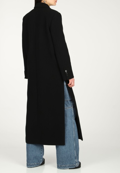 Товар черного цвета с внутренней стороны