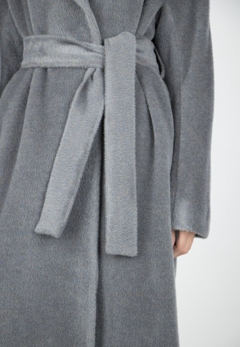 пальто  для взрослого возраста с изнаночной стороны