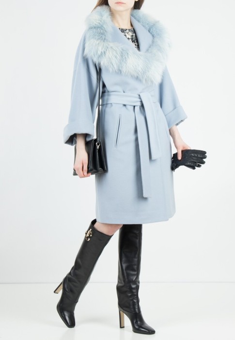 пальто  по цене 79310 руб вид справа