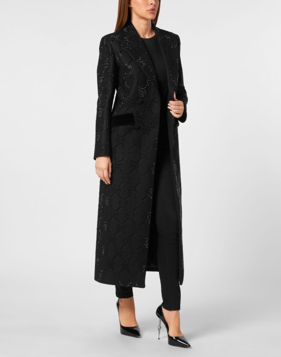 Товар черного цвета с внутренней стороны