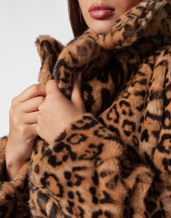 Товар разноцветного цвета с внутренней стороны