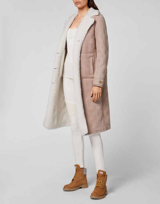 пальто  по цене 340988 руб вид справа