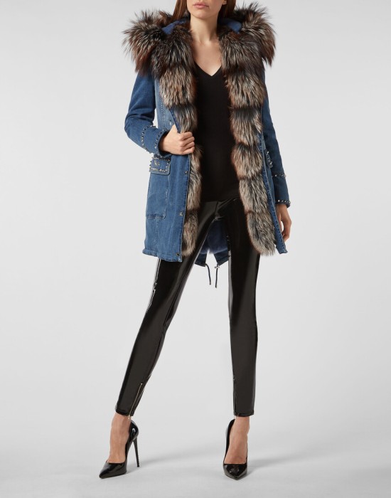 пальто  по цене 155040 руб вид справа