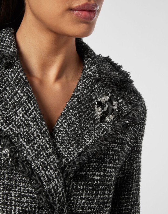 Товар черного цвета с внутренней стороны