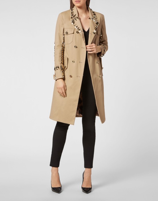 Товар бежевого цвета с внутренней стороны