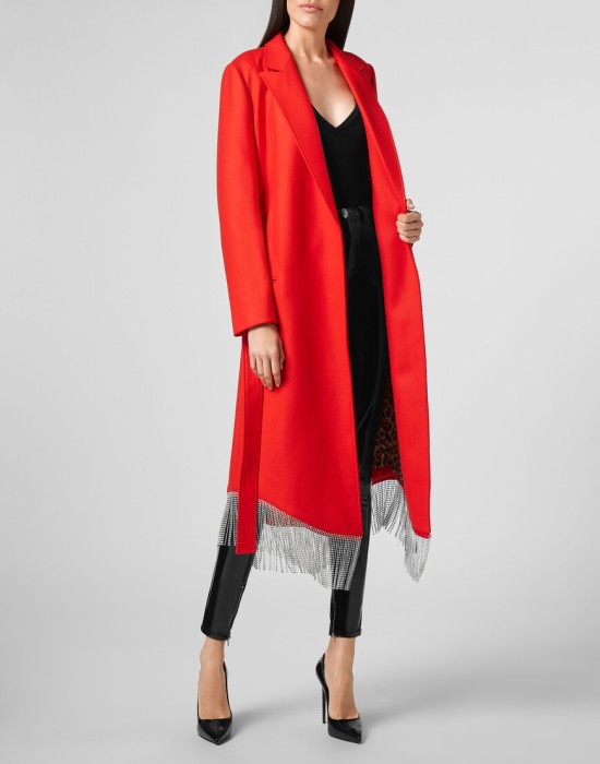 Товар красного цвета с внутренней стороны