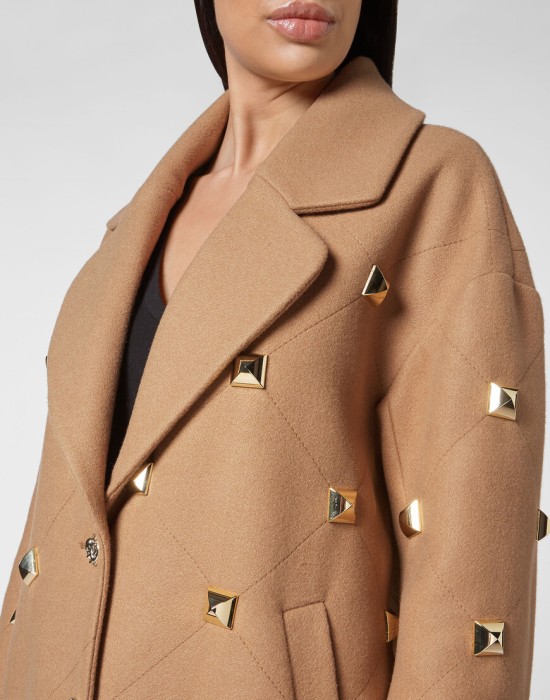 Товар бежевого цвета с внутренней стороны