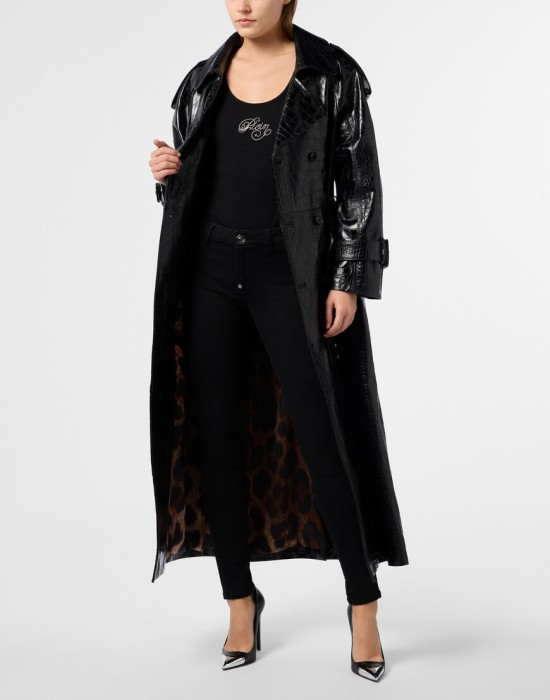 Товар черного цвета с внутренней стороны