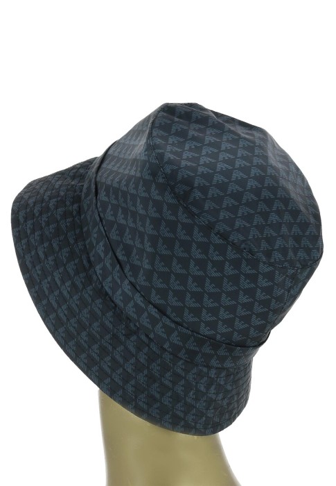 Товар черного цвета с внутренней стороны