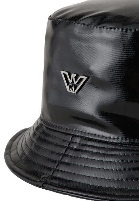 Товар черного цвета с внутренней стороны