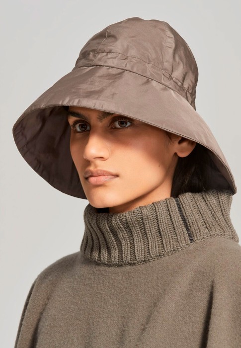 панама  от бренда fabiana filippi вид слева