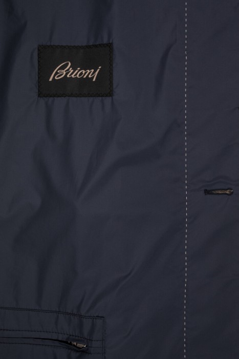 парка  модель из капсульной коллекции вид слева