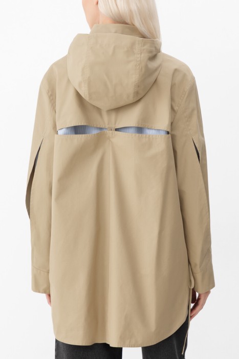 парка  от бренда loewe вид слева