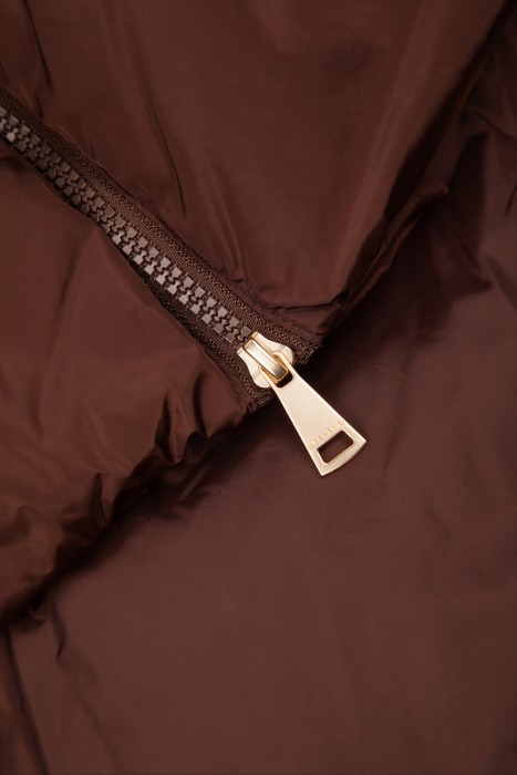 парка  повседневного стиля с лицевой стороны