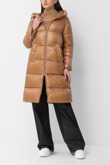 парка  универсального стиля с лицевой стороны