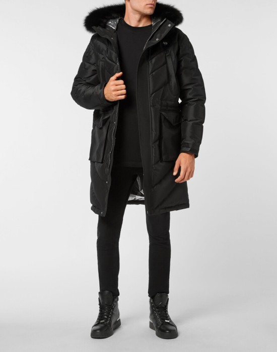 Товар черного цвета с внутренней стороны