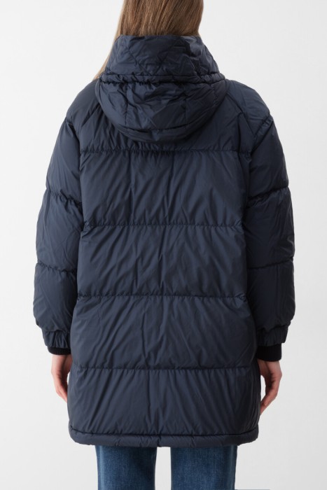 парка  от бренда max mara вид слева