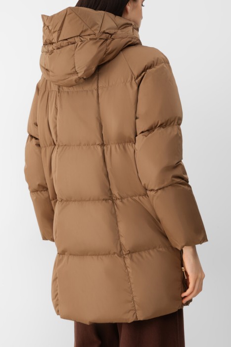 парка  от бренда max mara вид слева