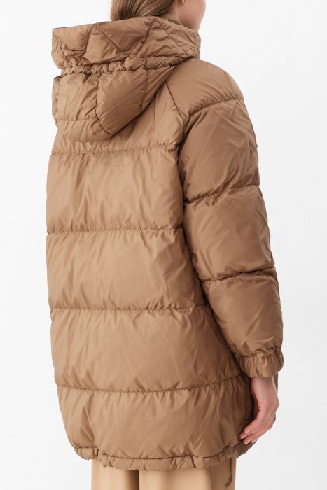 парка  от бренда max mara вид слева