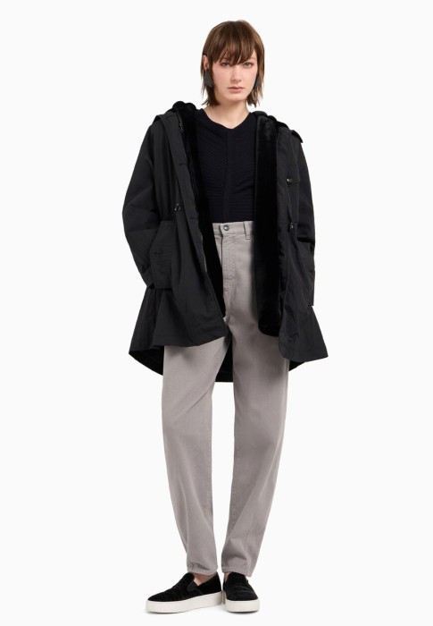 парка  от бренда emporio armani вид слева