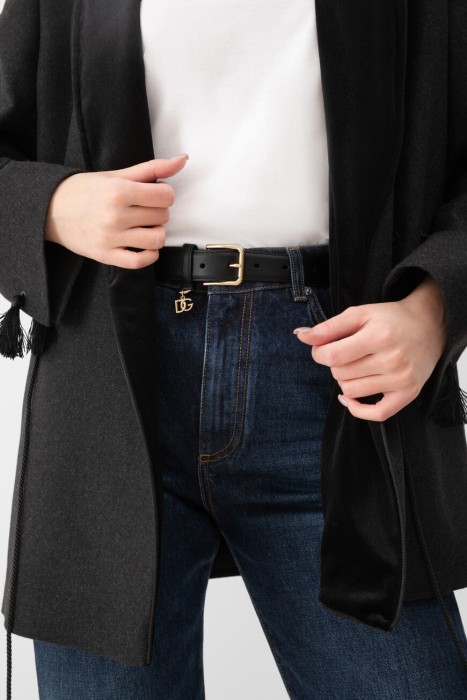 pемень  от бренда dolce & gabbana вид слева