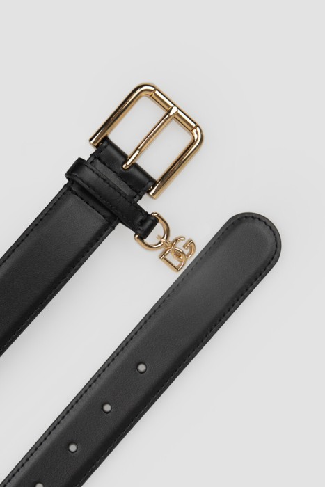 Товар черного цвета с внутренней стороны