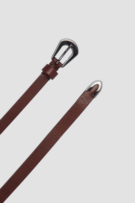 Товар коричневого цвета с внутренней стороны