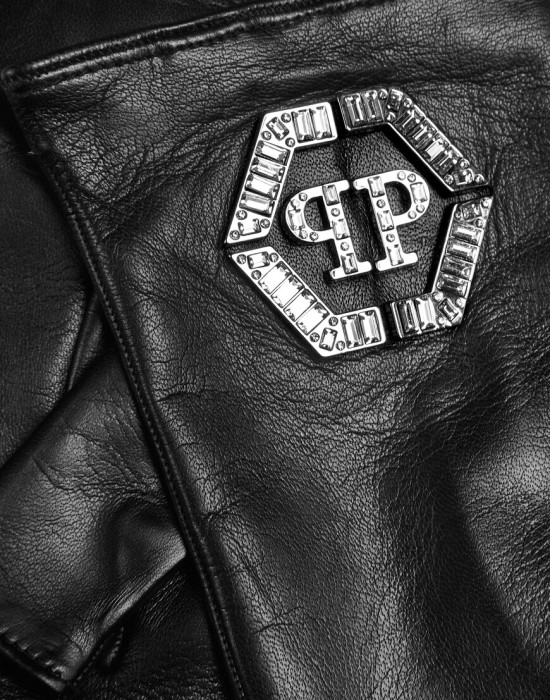 перчатки по цене 52330 руб вид справа