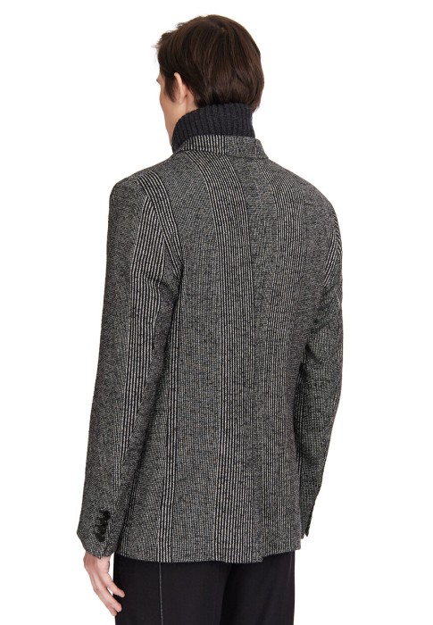 Товар черного цвета с внутренней стороны