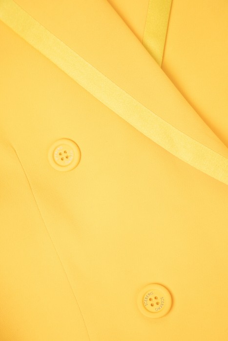 пиджак  двубортный для взрослого возраста с изнаночной стороны