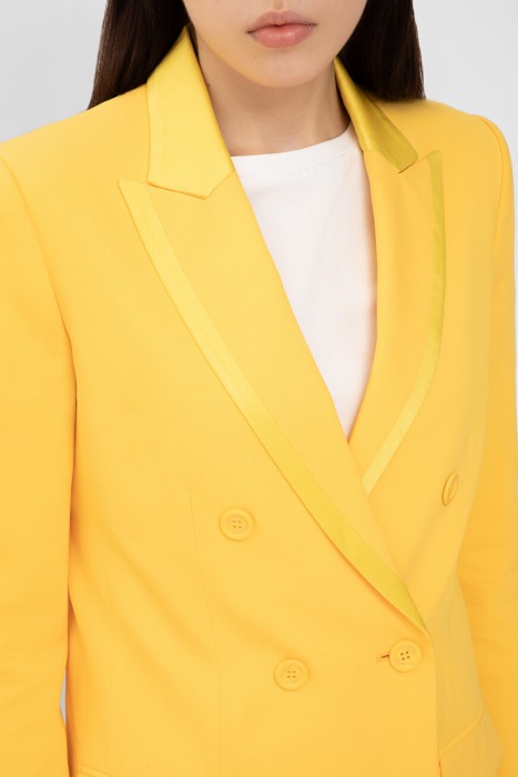 пиджак  двубортный из италии вид сбоку