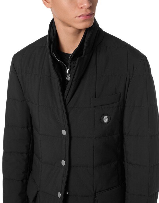 Товар черного цвета с внутренней стороны