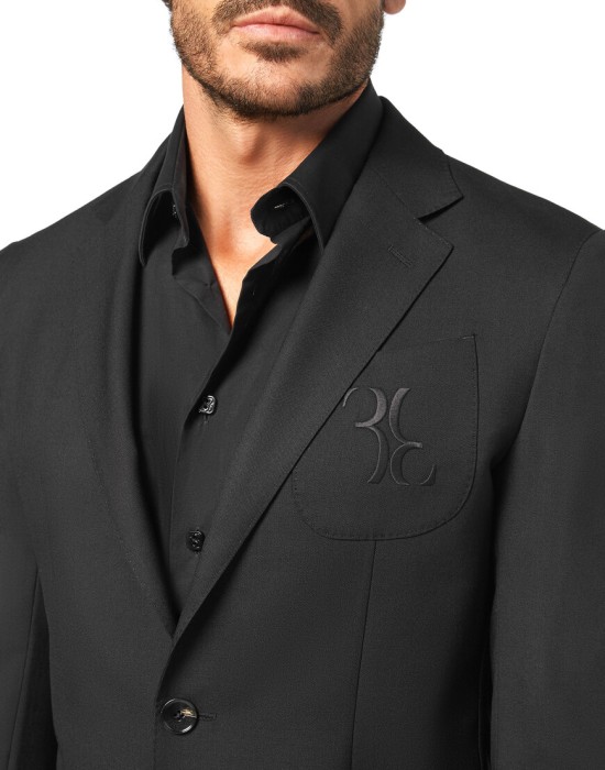 Товар черного цвета с внутренней стороны