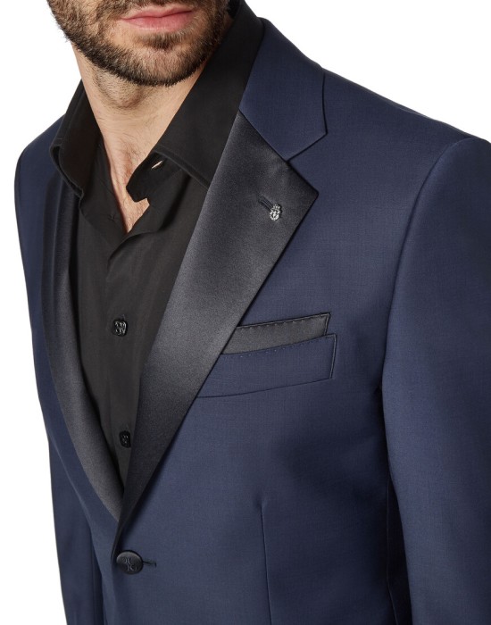 Товар синего цвета с внутренней стороны