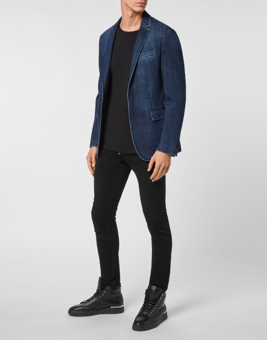 Товар синего цвета с внутренней стороны